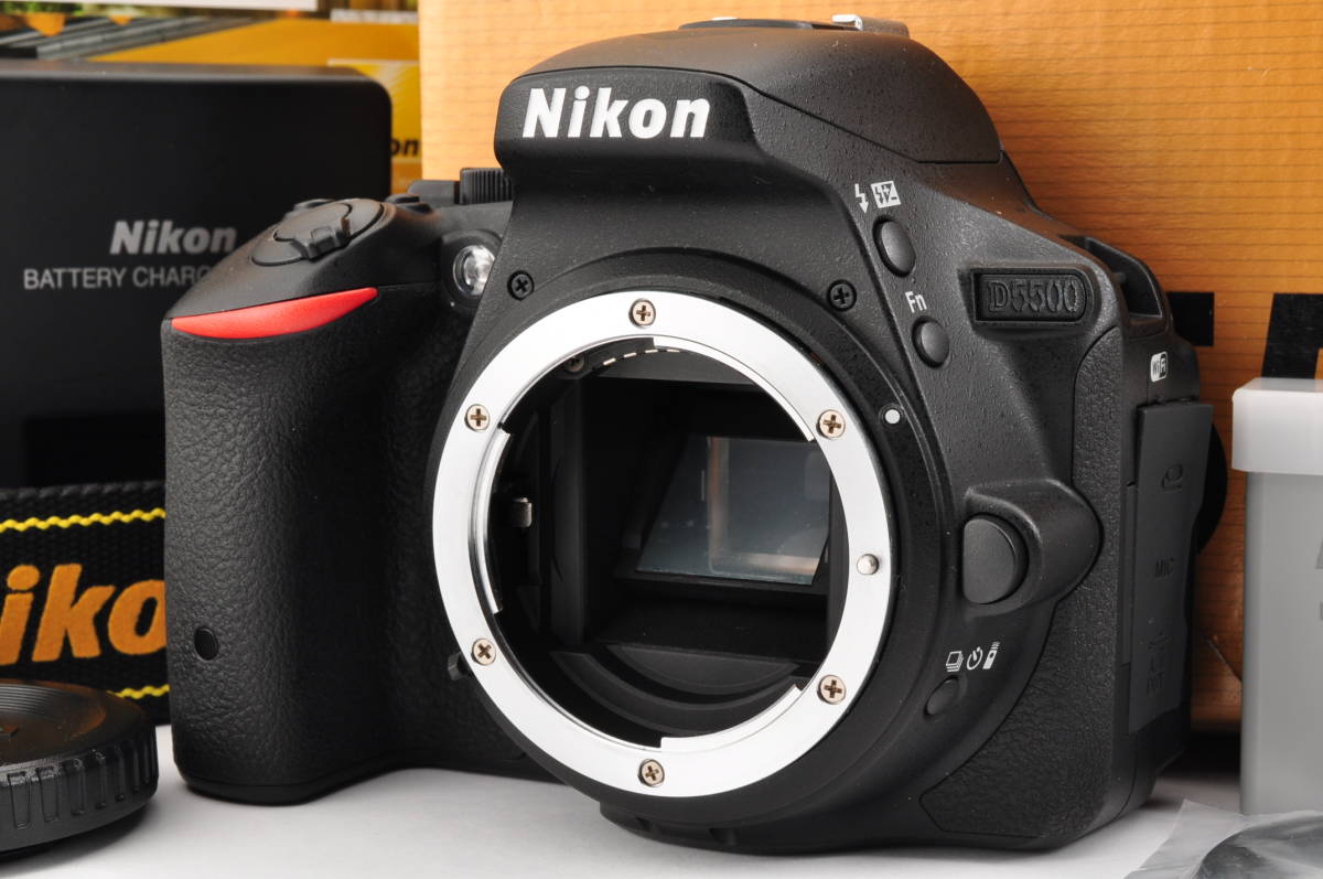 18700円 Nikon D D5500 超低シャッターカウント345 元箱付 ほぼ 18700円 Nikon D D5500 超低シャッターカウント345 元箱付 ほぼ