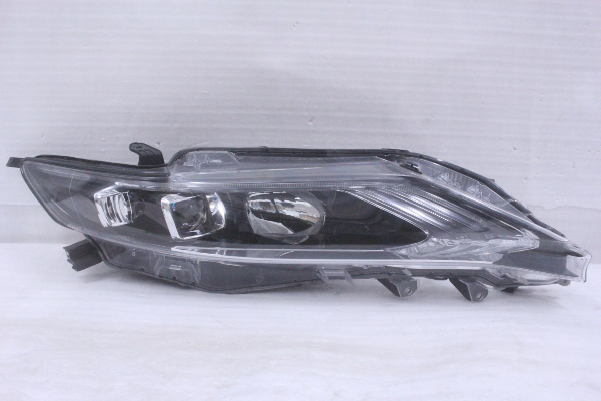 8X-257-U☆前期 LED ZSU60W ハリアー☆右ヘッドライト KOITO 48-147