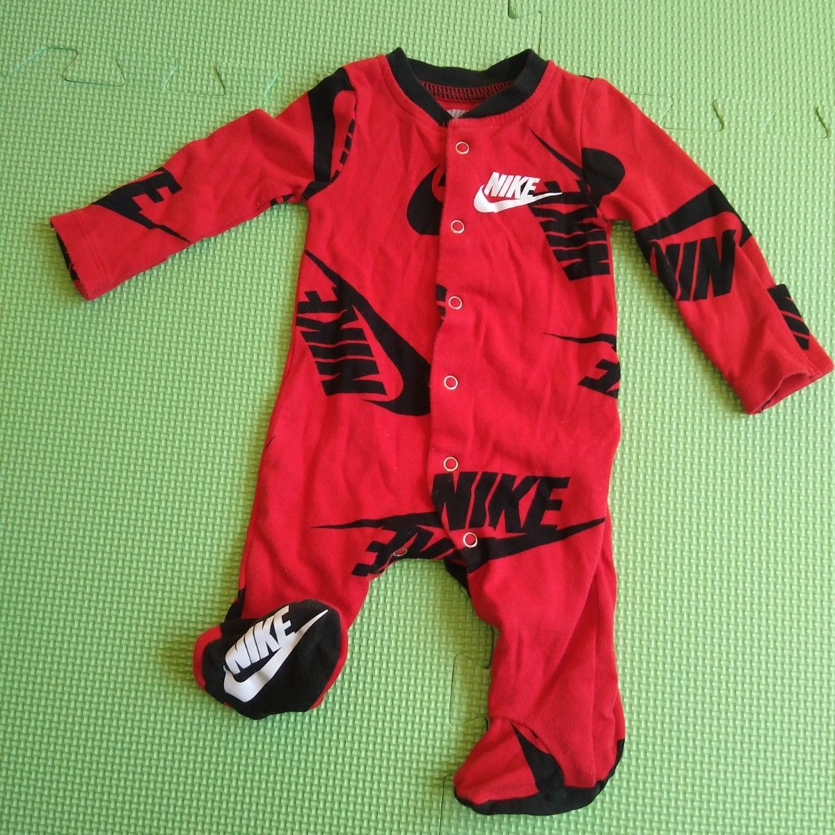 NIKE　ナイキ　ロンパース　カバーオール　赤　出産準備　赤ちゃん　ベビー　新生児　長袖