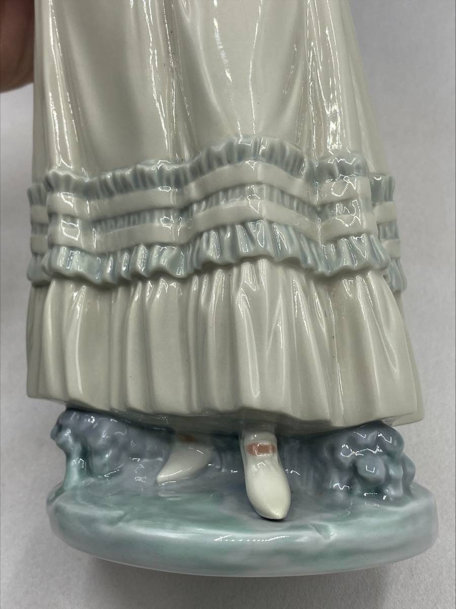 Lladro　リヤドロ　美品　No.5125　フィギュリン　女性　バルコニー　置物　陶器　人形_画像7