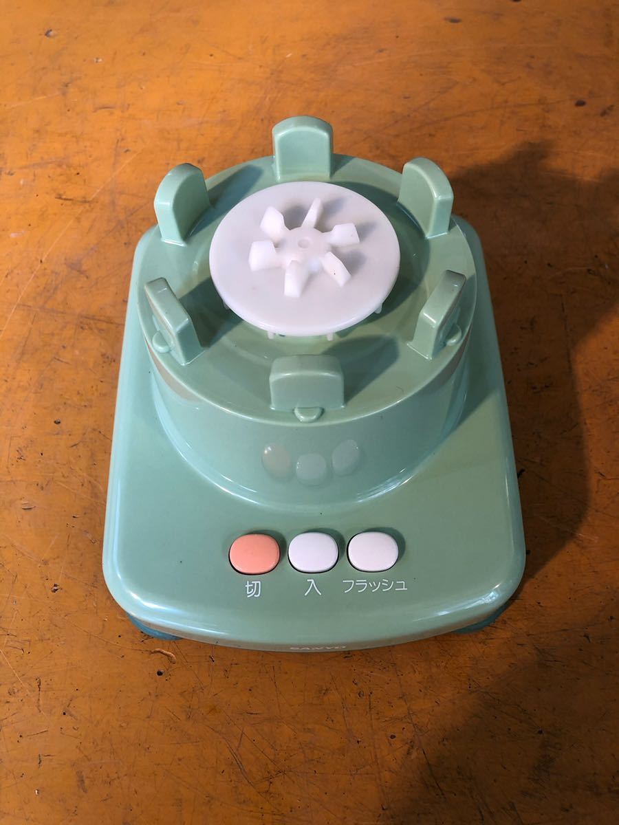 * Sanyo mixer ice cream mixer SM-V32 used *