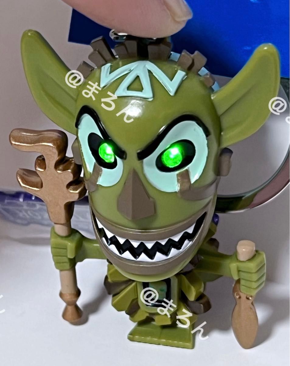 泣*虫様 ☆2点セット☆シリキウトゥンドゥ バブルヘッド ホテルハイタワー キー タワーオブテラー シリキ・ウトゥンドゥ 光る キーホルダ