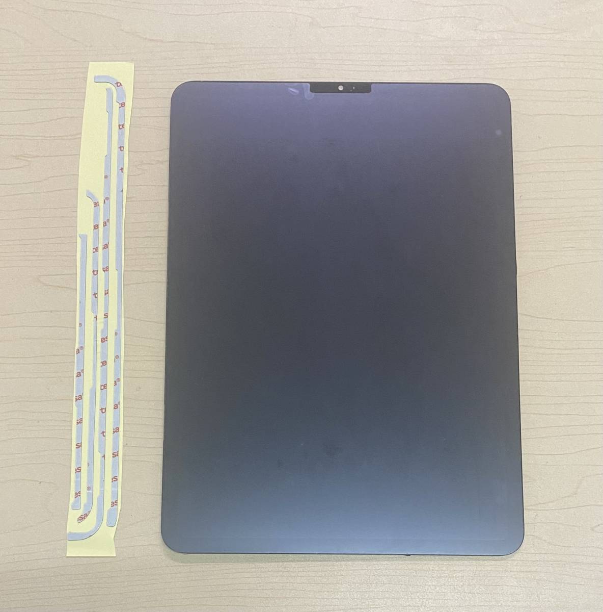 中古 純正品 iPad Pro 11 インチ(2018-2020) フロントパネル 画面 液晶 修理 交換 、画面 パネル 交換テープ 付き ジャンク_画像2