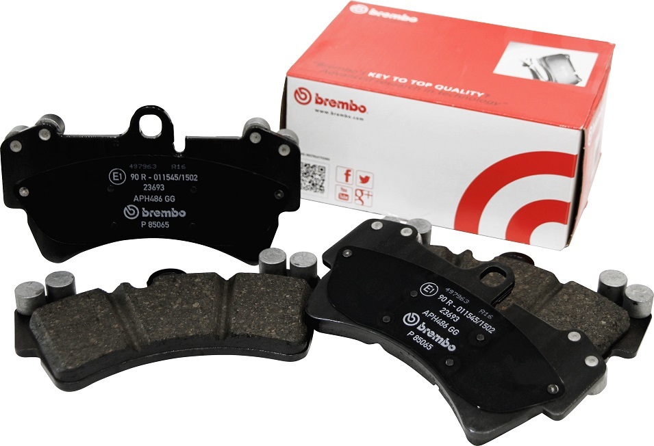brembo ブレーキパッド ブラック 左右セット AUDI S4 8KCAKF 09～10/11 リア P85 099