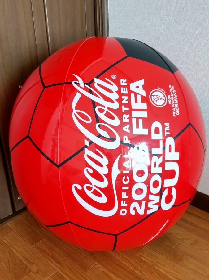 コカコーラ 大きい ビーチボール 110cm FIFAワールドカップ2006　_画像1