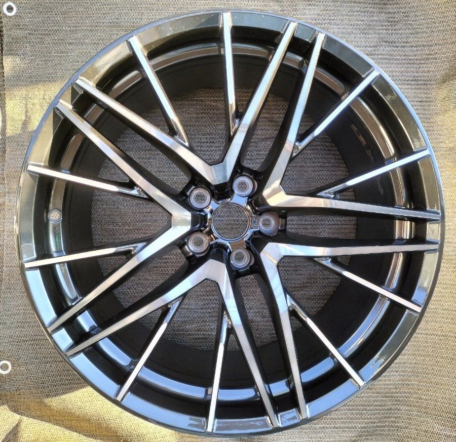 日産 R35 GT-R　純正アルミホイール　リヤ　20×10.5j　25　中古品１本