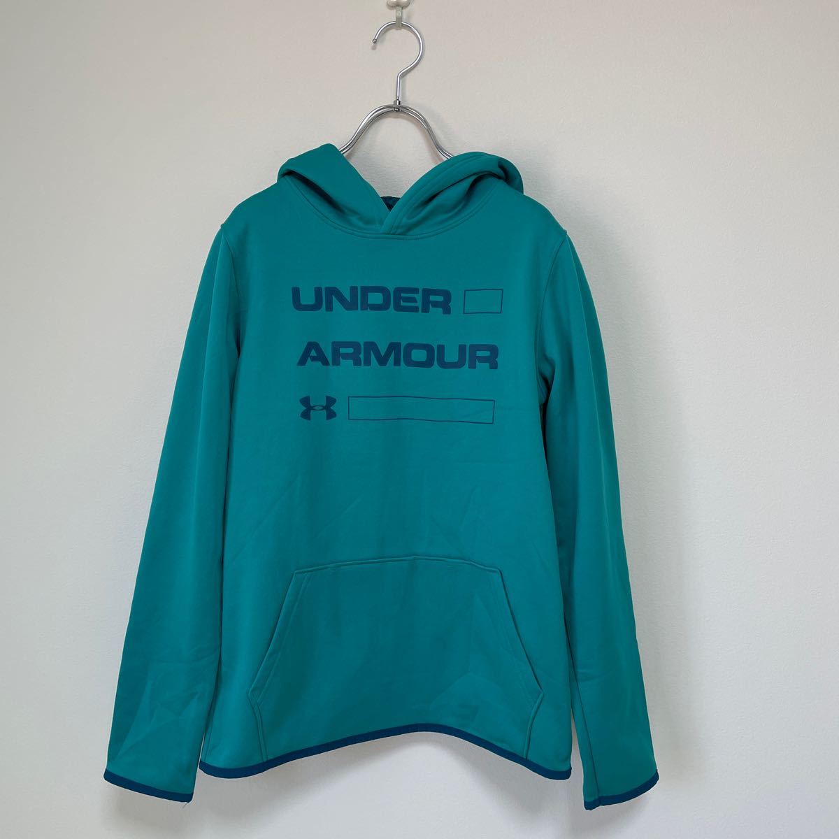 アンダーアーマー UNDER ARMOUR キッズ 子供 ジュニア フードパーカー サイズYXL 美品_画像5