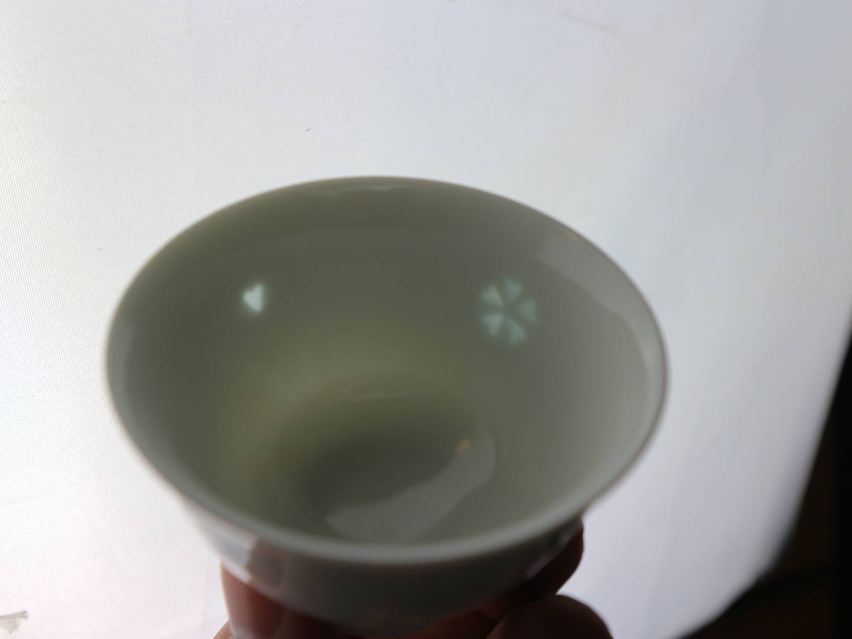 1 人間国宝 井上萬二作 白磁 花透かし 煎茶碗 4客 高さ 4.9cm 幅 6.9cm 茶道具/茶器 コレクション 陶芸 アンティーク 60サイズ_画像6