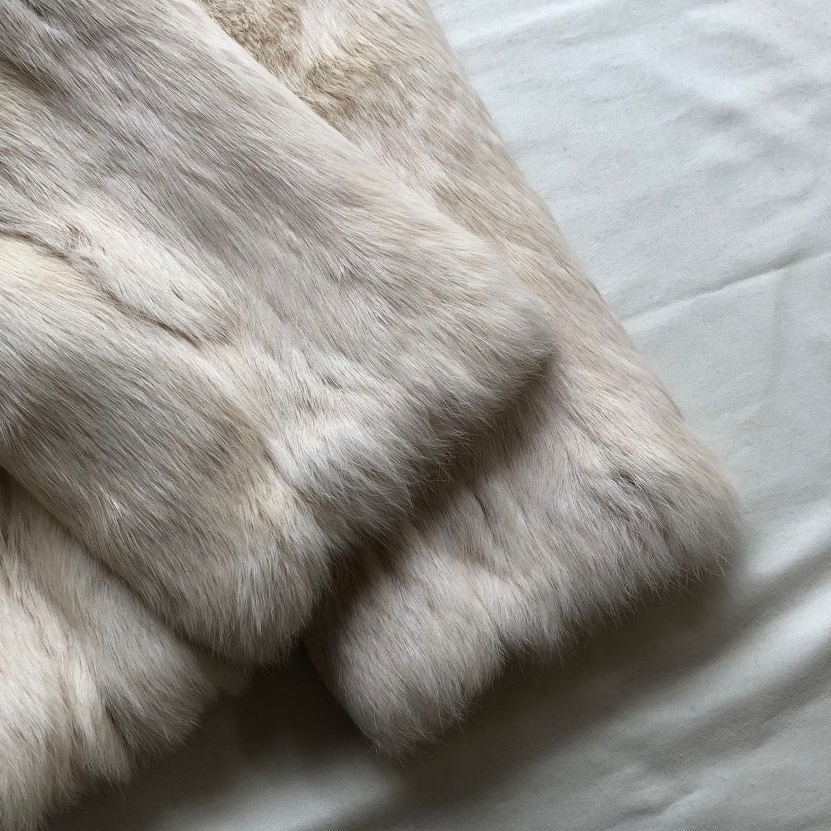 【リバーシブル】ワールド製　ラビット　ファー　ジャケット　fur jacket coat リアルファー　毛皮　ハーフコート