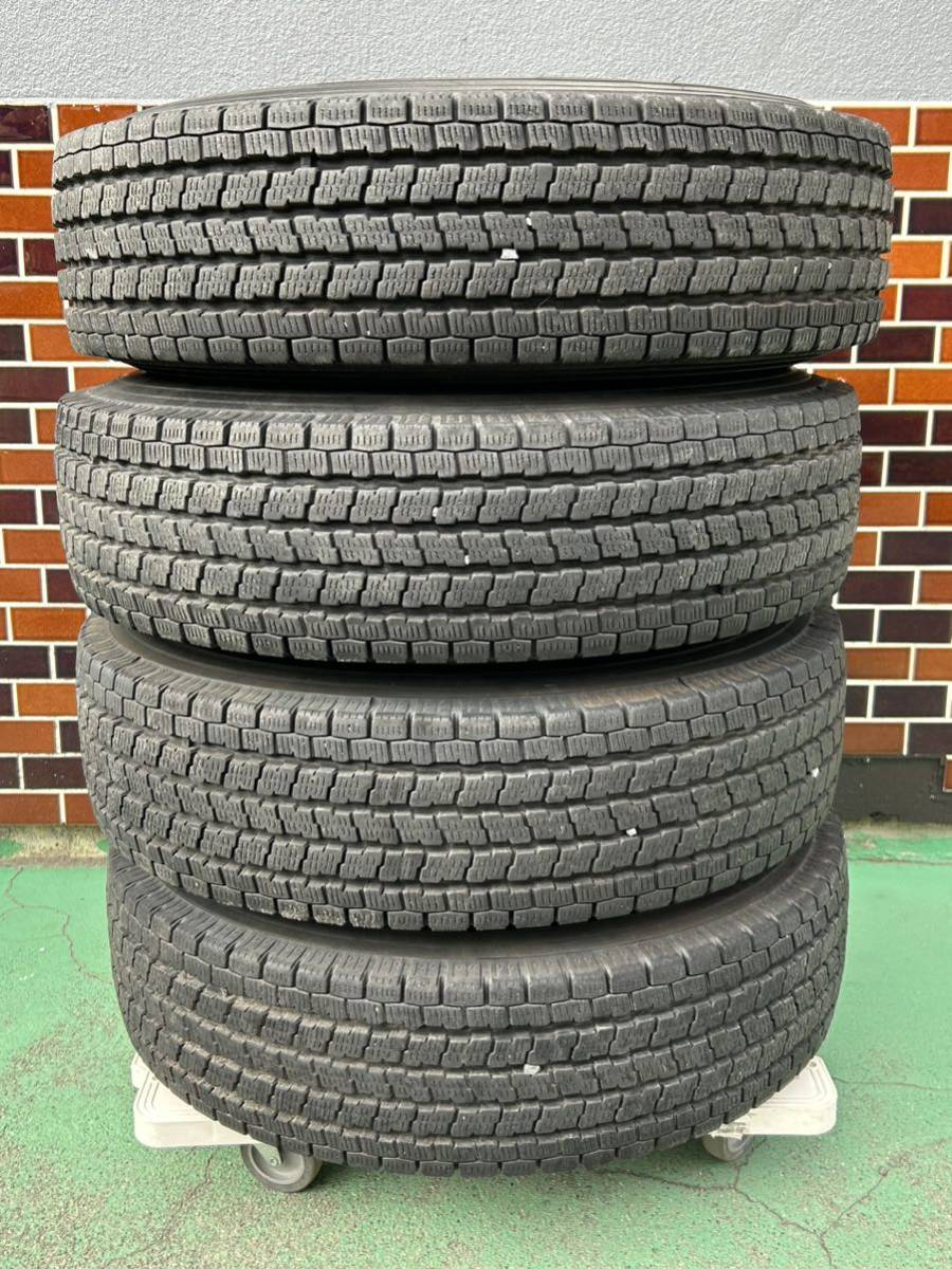 【中古】PRO POTORX 15in 6J +33PCD139.7 YOKOHAMA スタッドレスタイヤ 195/80R15 107/105L LT (4本)ハイエース レジアスエース の画像1