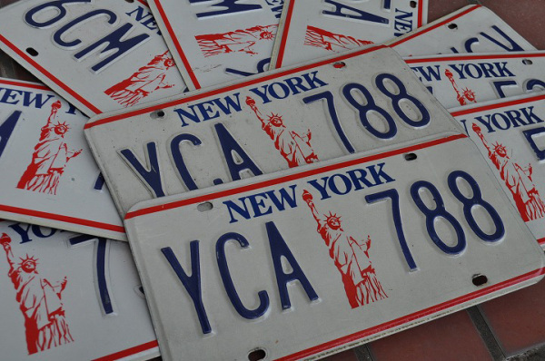 送料込み 前後セット中古実物本物 アメリカ車ライセンスプレートユーズド NEW YORK １台分２枚ナンバープレートの画像2