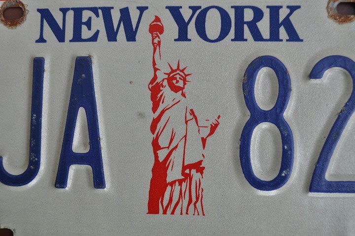 送料込み 前後セット中古実物本物 アメリカ車ライセンスプレートユーズド NEW YORK １台分２枚ナンバープレートの画像10