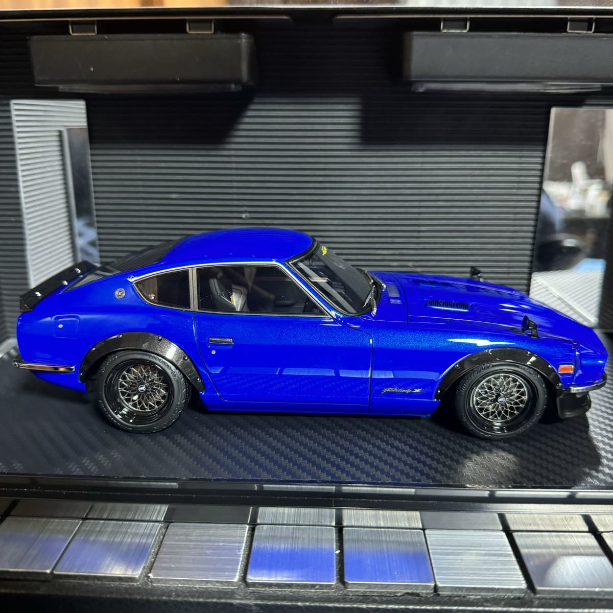 未展示品 イグニッションモデル 1/18 日産フェアレディZ S30スターロード_画像4