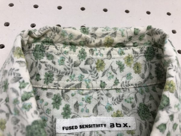 〈送料無料〉abx メンズ 裏プリント 小花柄 スナップボタン 半袖シャツ 2 緑白_画像2