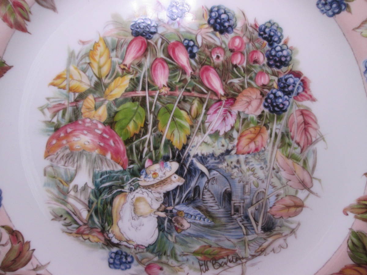 * Royal Doulton Royal Doulton BRAMBLY HEDGE Blanc b Lee hedge Autumn autumn plate 2 four season series records out of production goods box less 