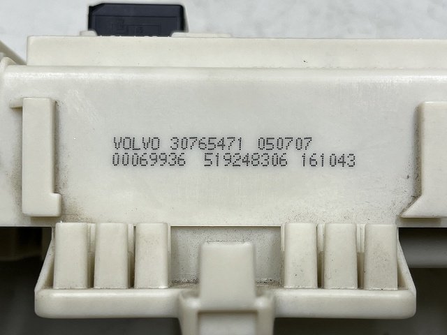 ボルボ C30 MB 08年 MB5244 CEM セントラルエレクトロニックモジュール ヒューズボックス 30765471 (在庫No:515603) (7519)_画像3