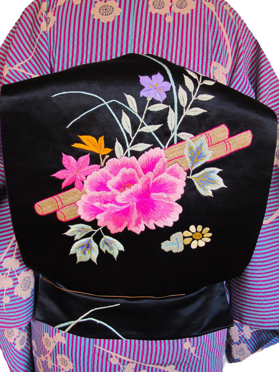 牡丹 桔梗 菊紅葉の花いかだ 総刺繍 アンティーク名古屋帯の画像1