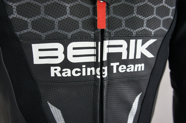 正規品 サンプル BERIK ベリック ハイグレード レーシングスーツ BLACK 329 50サイズ L相当 美品_画像7