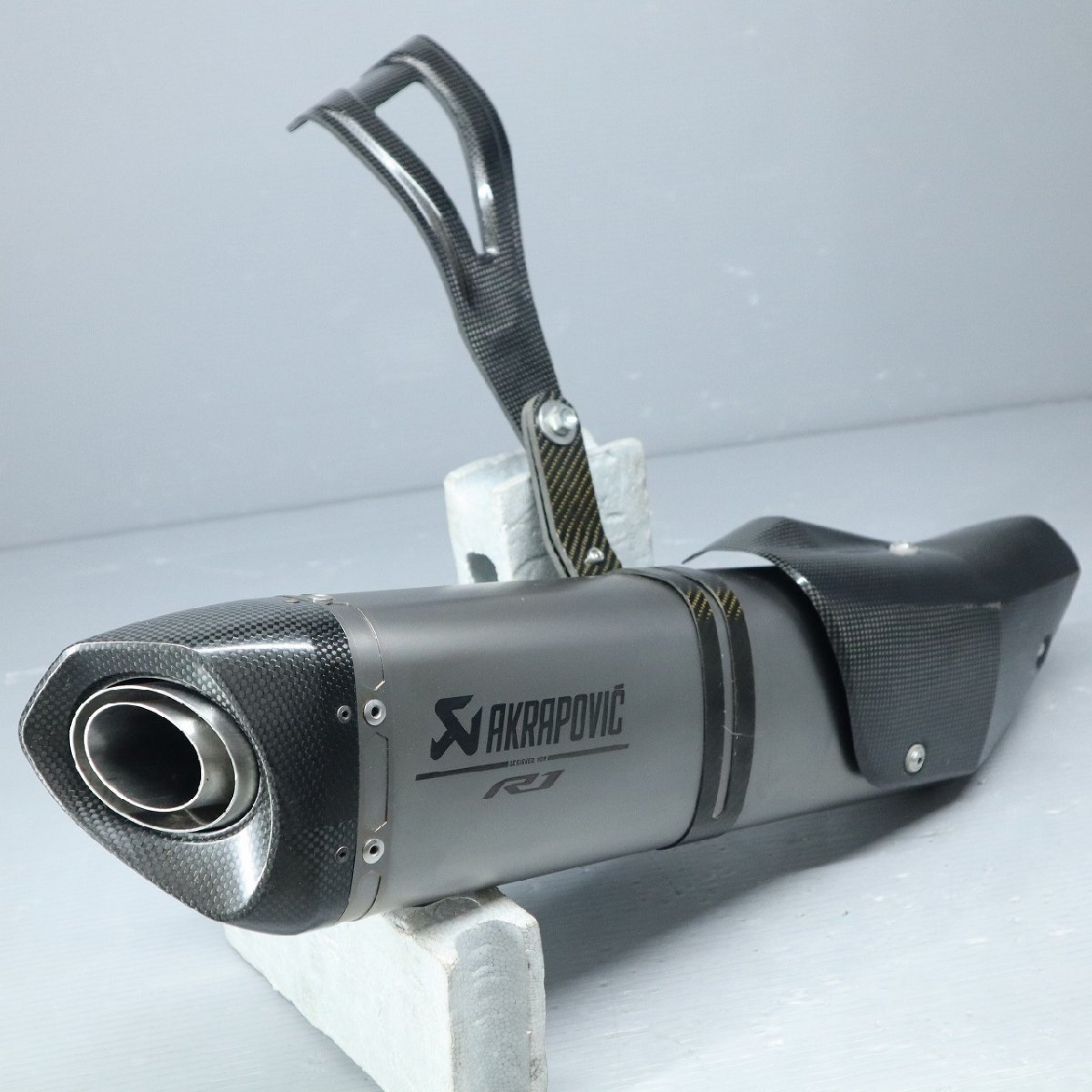 Yamaha YZF-R1 original AKRAPOVIC Akrapovic slip-on muffler Yamaha YZF-R1 original AKRAPOVIC Akrapovic slip-on muffler