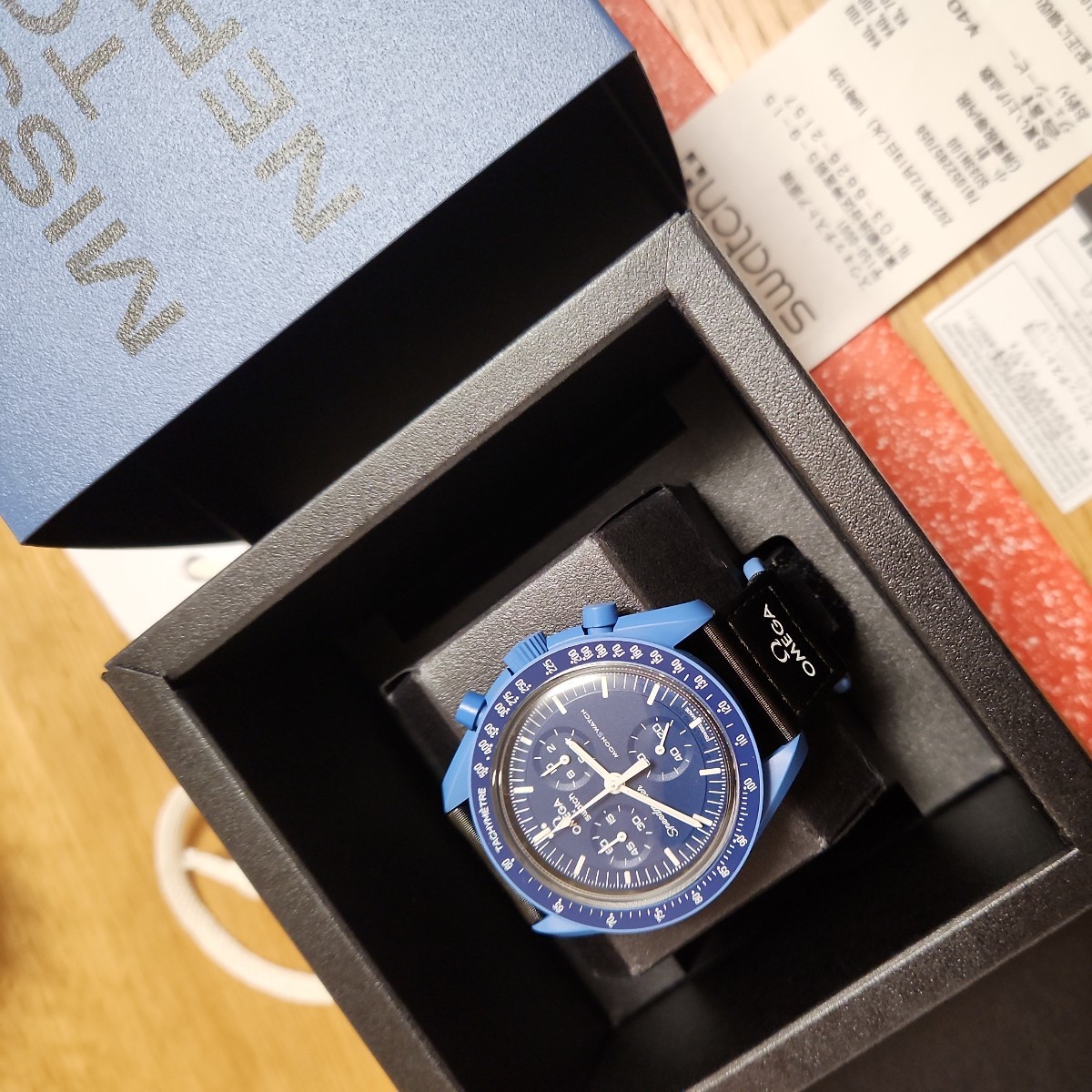 国内正規品 swatch スウォッチオメガ ムーンウォッチ スピードマスター ネプチューン 海王星本物!ガラス風防にsマーク有ります! レシート付_画像2