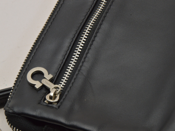  Ferragamo SALVATORE FERRAGAMO clutch bag / Mini bag leather gun chi-ni black silver metal fittings lady's su_p e_u F-YA619