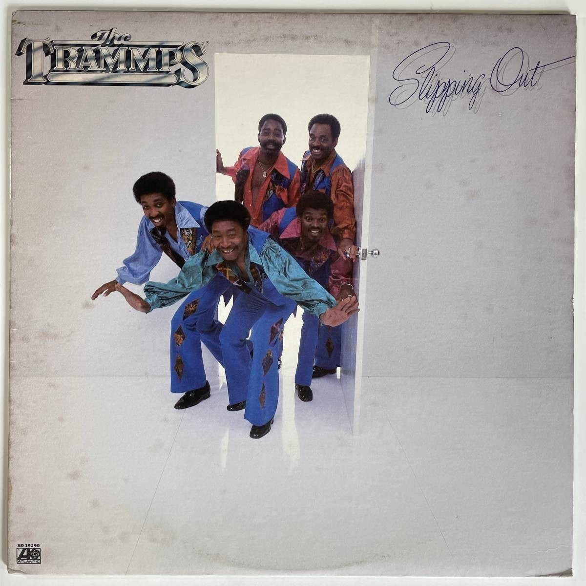 10566 【US盤★美盤】 THE TRAMMPS/SLIPPING OUT_画像1