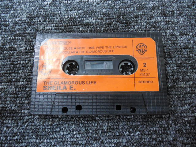 SHEILA E・シーラ E・カセットテープ 「 THE GLAMOROUS 」 M5-1-25107_画像6