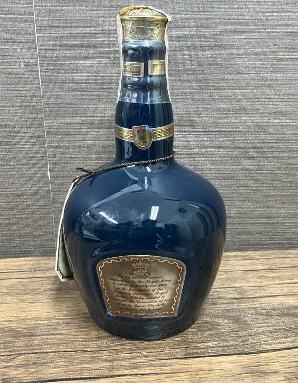 長期保管/未開栓 ROYAL SALUTE 21YEARS OLD 700ml 40% 青陶器 巾着袋/箱付 総重量1320g ロイヤルサルート21年 スコッチ ウイスキー 194543_画像4