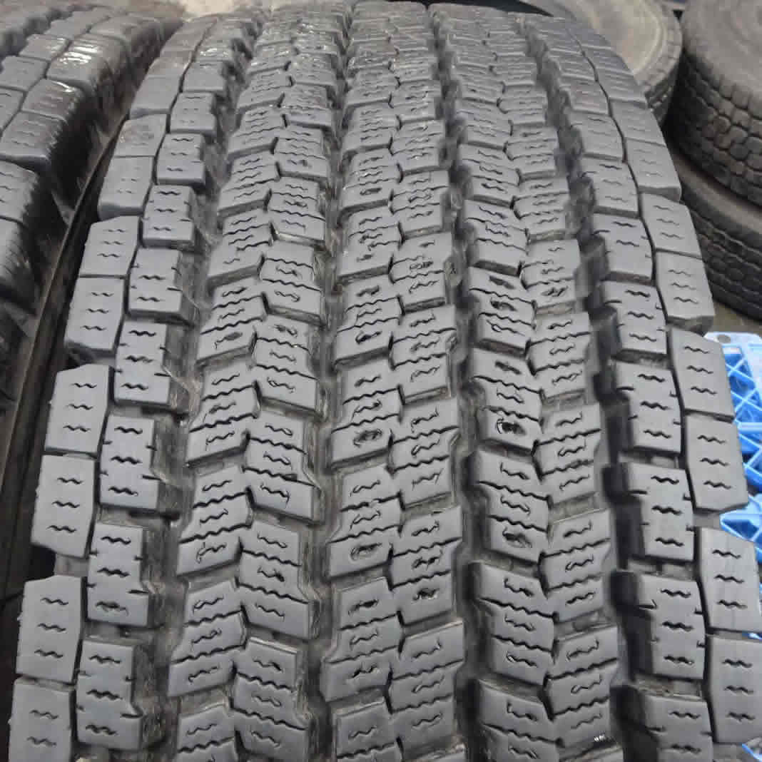 冬 2本SET 会社宛 送料無料 275/80R22.5 151/148 TB ヨコハマ 905W 2021年製 地山 深溝 高床 大型トラック トレーラー NO,Z4138_画像4