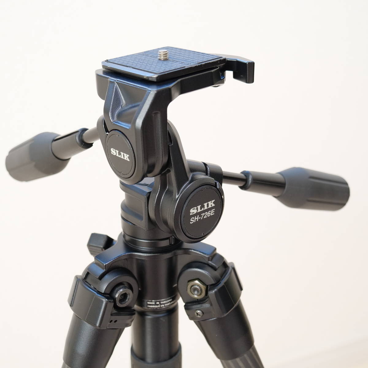 美品 SLIK 三脚 CARBON 723EX Ⅱ 雲台:SLIK SH-726E 送料無料 美品 SLIK 三脚 CARBON 723EX Ⅱ 雲台:SLIK SH-726E 送料無料