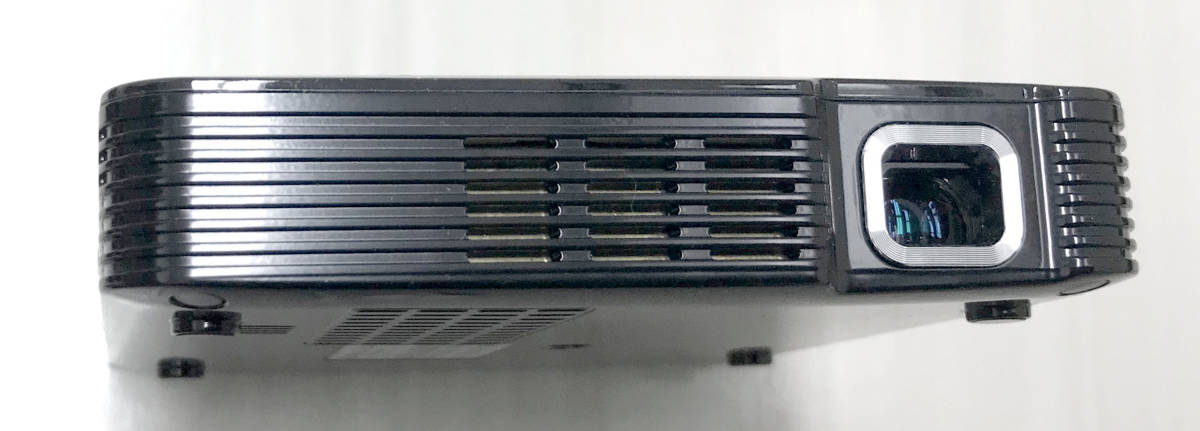 HDMIモバイルプロジェクター400-PRJ014BK（ブラック）ほとんど未使用，キャリーケース付き_画像3