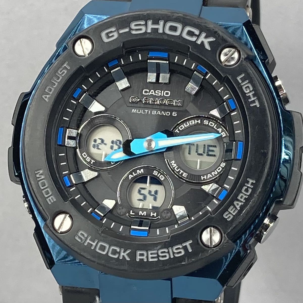 美品G-SHOCK GST-W300G-1A2JF GスチールG-STEEL タフソーラー 電波受信 電波ソーラー マルチバンド6 アナデジ ブラック ブルー ダブルLED_画像1