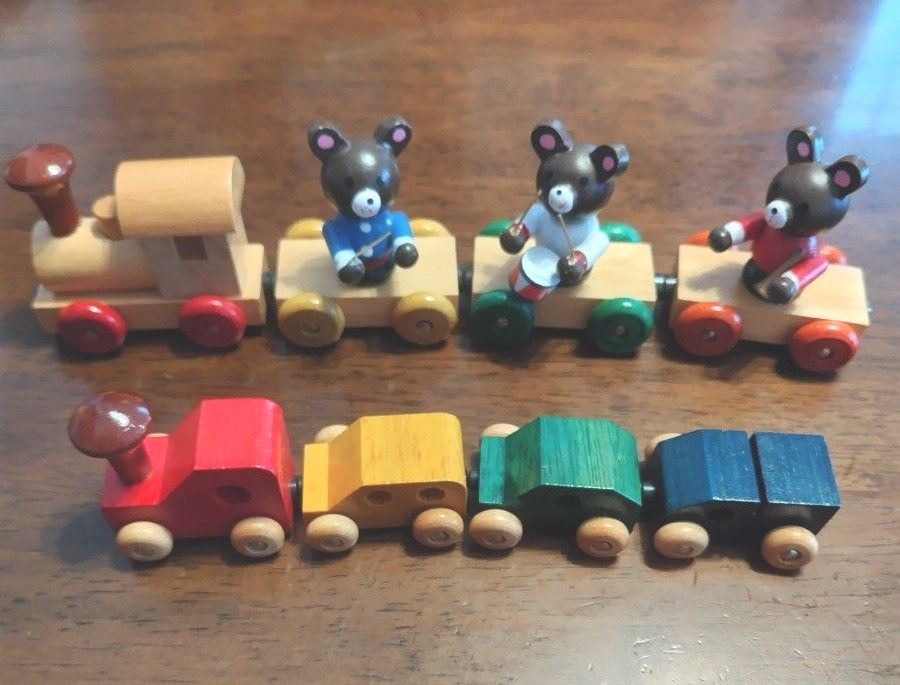 列車　汽車　クマさん　木製