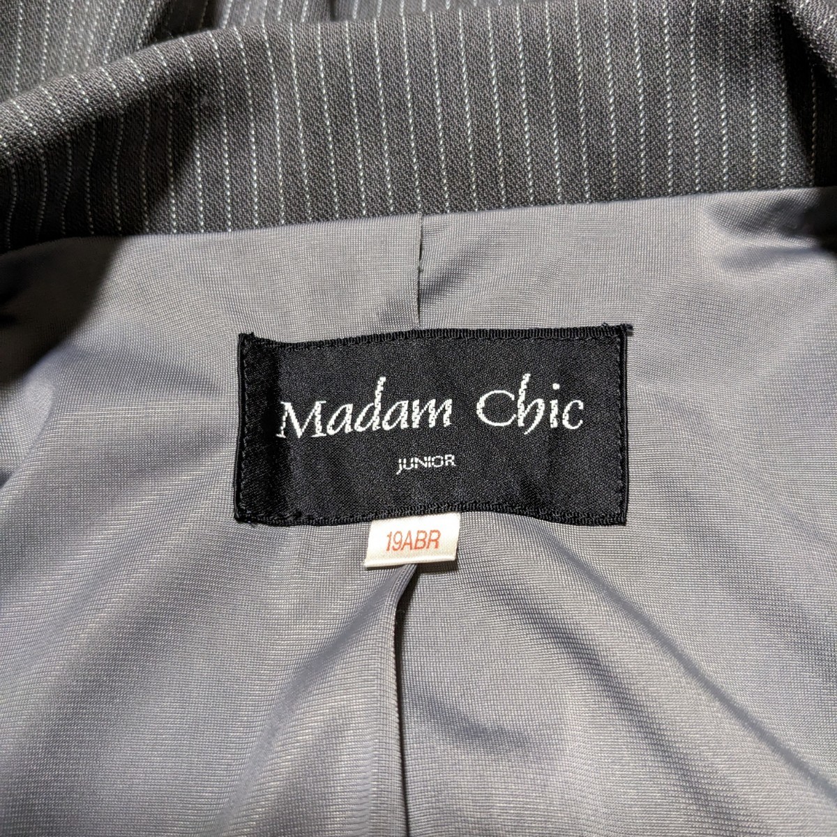 +FZ90 Madam Chic フォーマル レディース 19号 19ABR スーツ グレー ストライプ ジャケット スカート ビジネス セレモニー 大きいサイズ_画像10