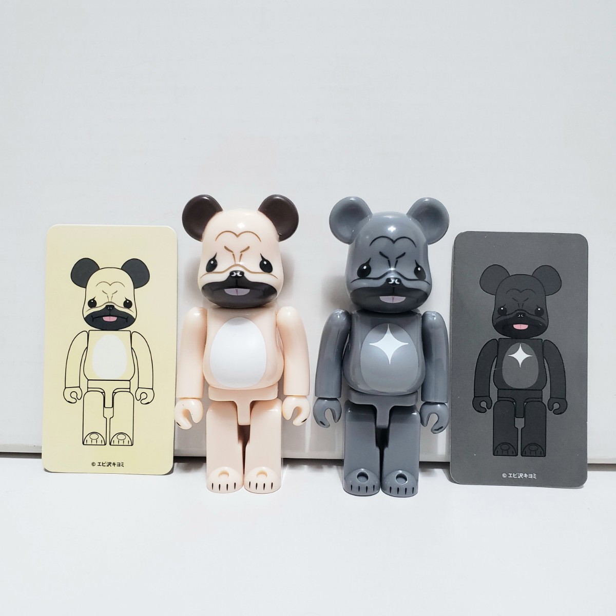 BE@RBRICK ベアブリック series シリーズ34 PUG パグ犬 シークレット 表裏 2体セット 100%_画像1