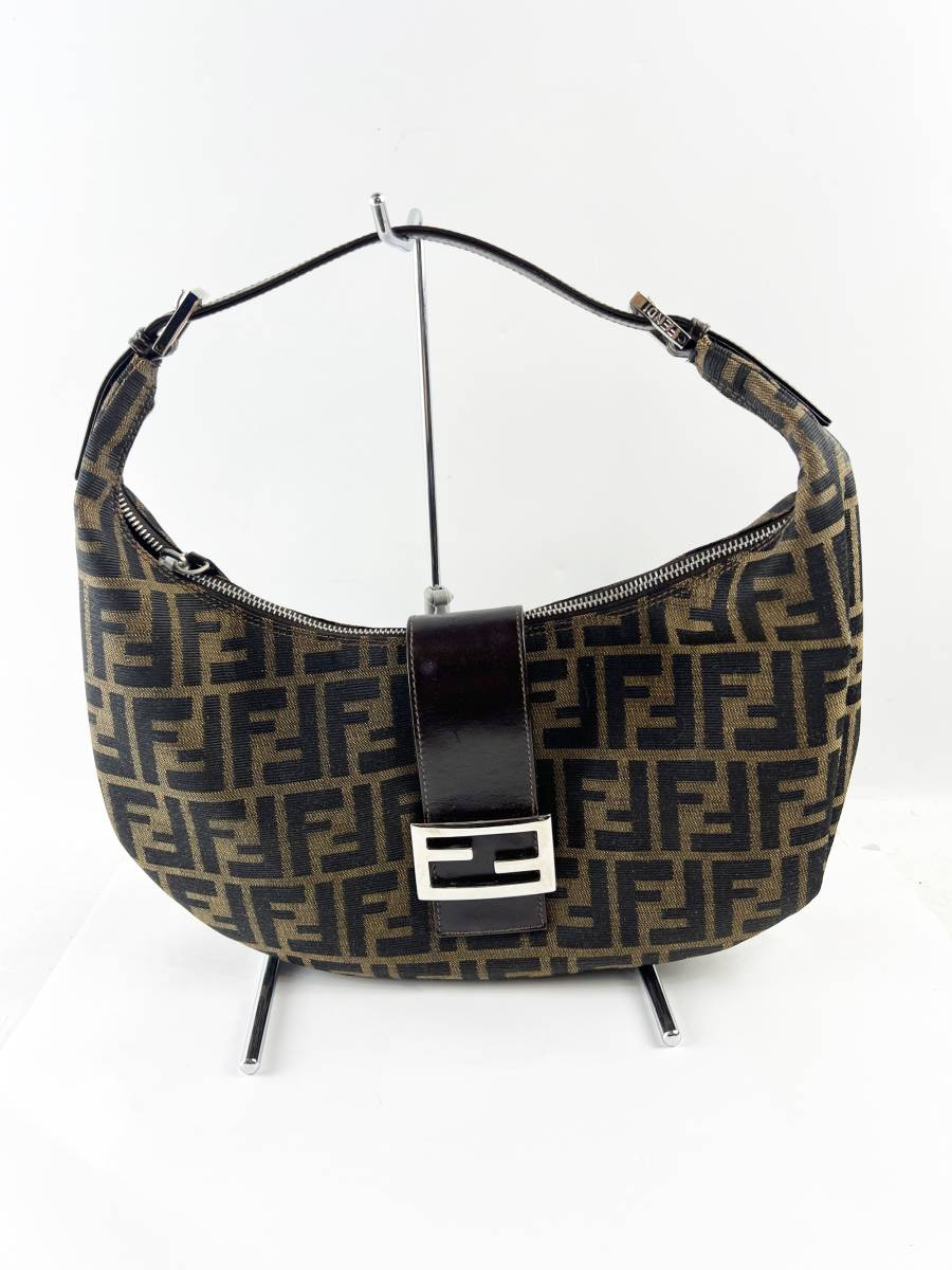 美品 FENDI フェンディ マンマバケット ワンショルダーバッグ 美品 FENDI フェンディ マンマバケット ワンショルダーバッグ