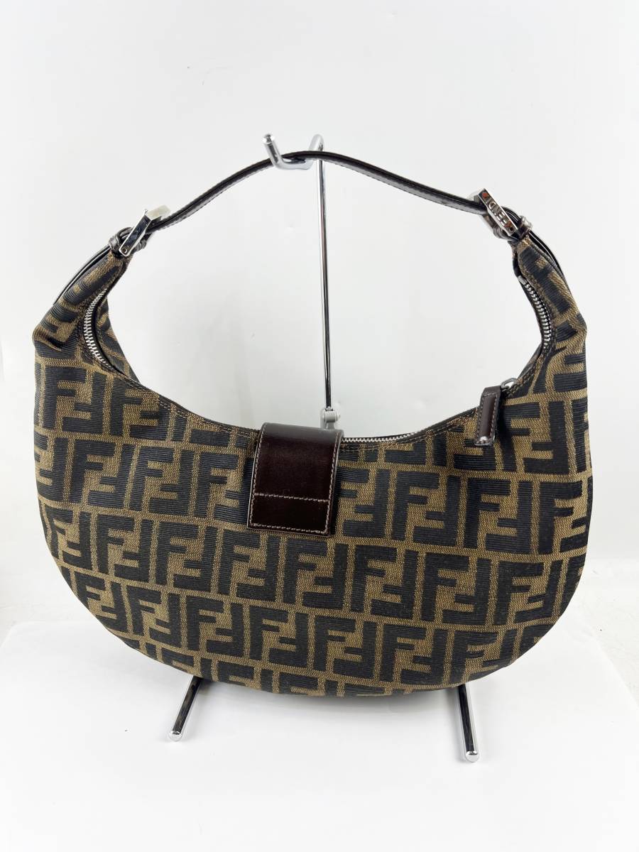 美品 FENDI フェンディ マンマバケット ワンショルダーバッグ 美品 FENDI フェンディ マンマバケット ワンショルダーバッグ