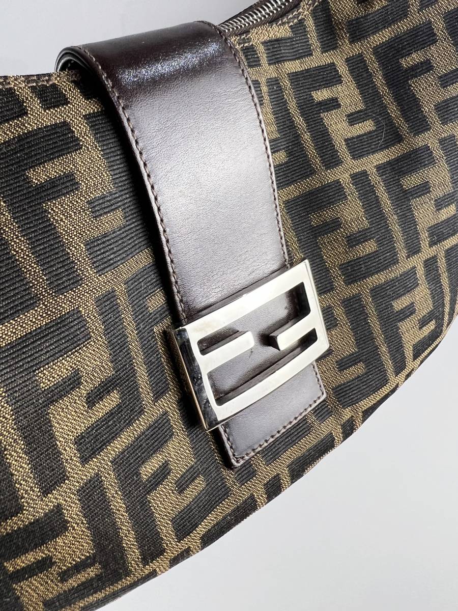 美品 FENDI フェンディ マンマバケット ワンショルダーバッグ 美品 FENDI フェンディ マンマバケット ワンショルダーバッグ