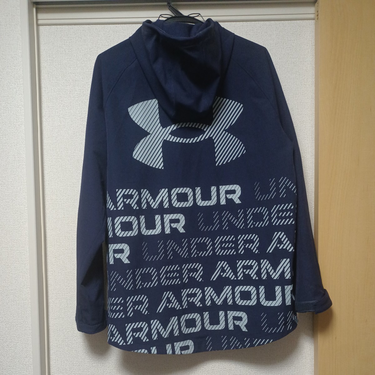 【UNDER ARMOUR】アンダーアーマーSTORM耐久撥水 裏起毛保温 背面BIGロゴ　ジャケット　M_画像3