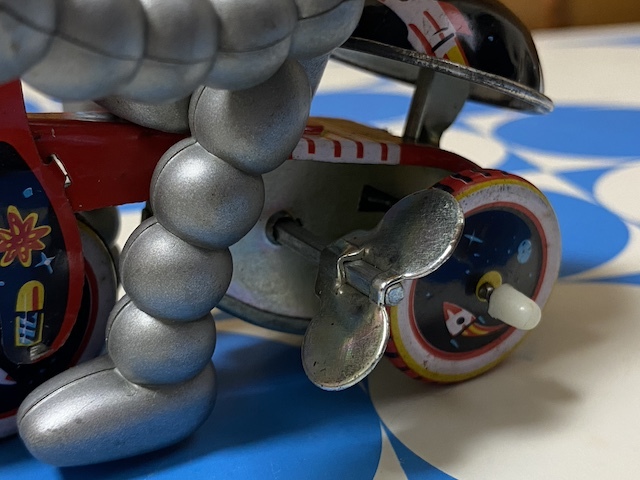 ⑨バイクに乗るロボット「BABY ROBOT」・ブリキのおもちゃ（ギミック有り）動作動画あり_画像8