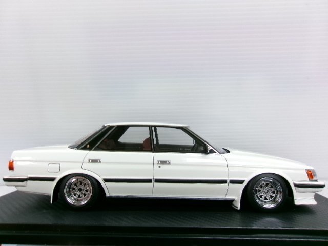 イグニッションモデル 1/18 トヨタ マーク II グランデ GX71 イグニッションモデル 1/18 トヨタ マーク II グランデ GX71