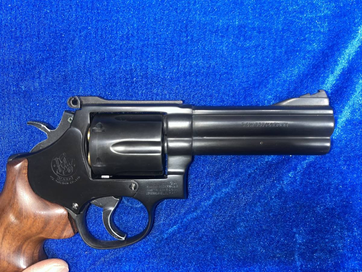 マルシンS&W586　モデルガン　ブルーング　+　HOGUE　木製グリップ付き　発火カート6発_画像7