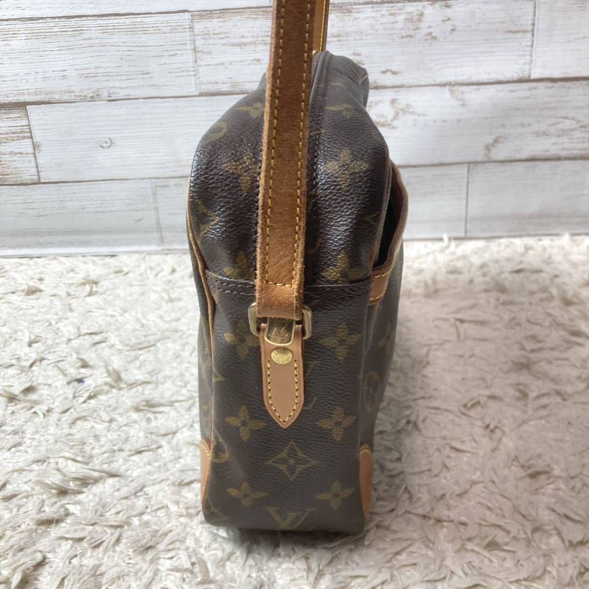 ルイヴィトン　LOUIS VUITTON M51276 モノグラム　トロカデロ24 ショルダーバッグ　レザー　PVC ヴィンテージ　ロゴ　クロスボディ_画像4