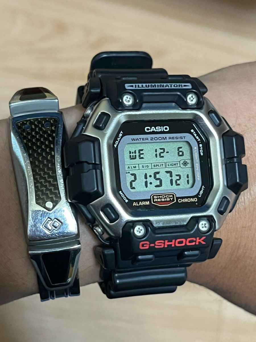 CASIO G-SHOCK 超希少 美品 通称ガンダムモデル 電池交換済み CASIO G-SHOCK 超希少 美品 通称ガンダムモデル 電池交換済み
