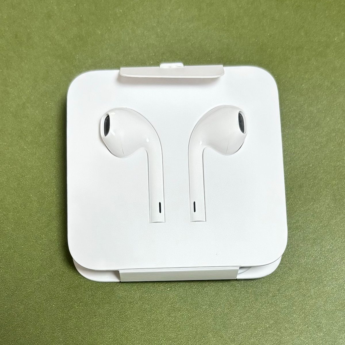 EarPods with Lightning Connector Apple 純正品 イヤホン
