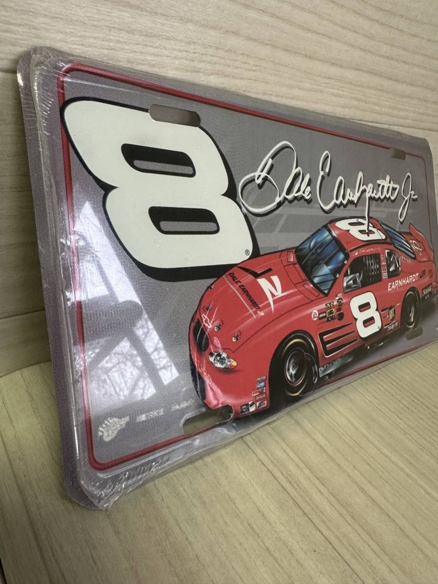 【A0164-3】◎未開封・中古品◎Dale Earnhardt Jr. #8 ナンバープレート（約30.5cmx15cm）_画像4