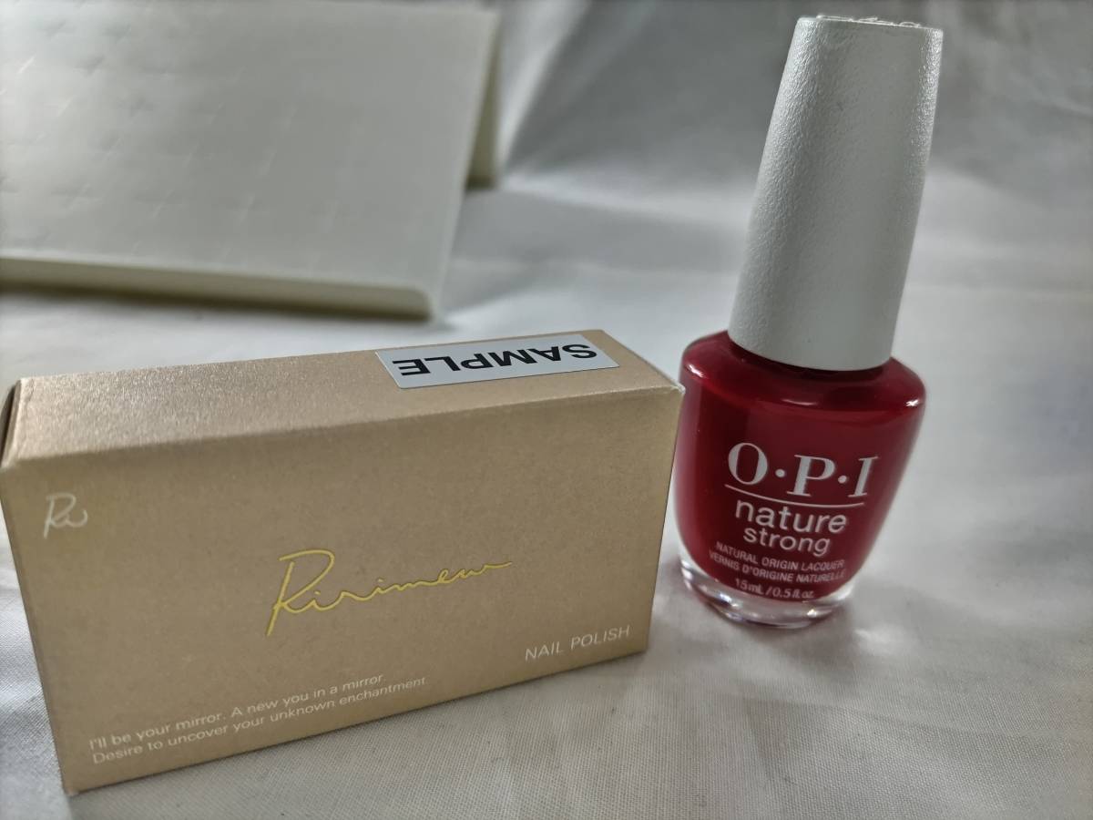 變龜【新品】マニキュア 2本セット リリミュウ OPI　白 赤 ホワイト レッド　O・P・I_画像3