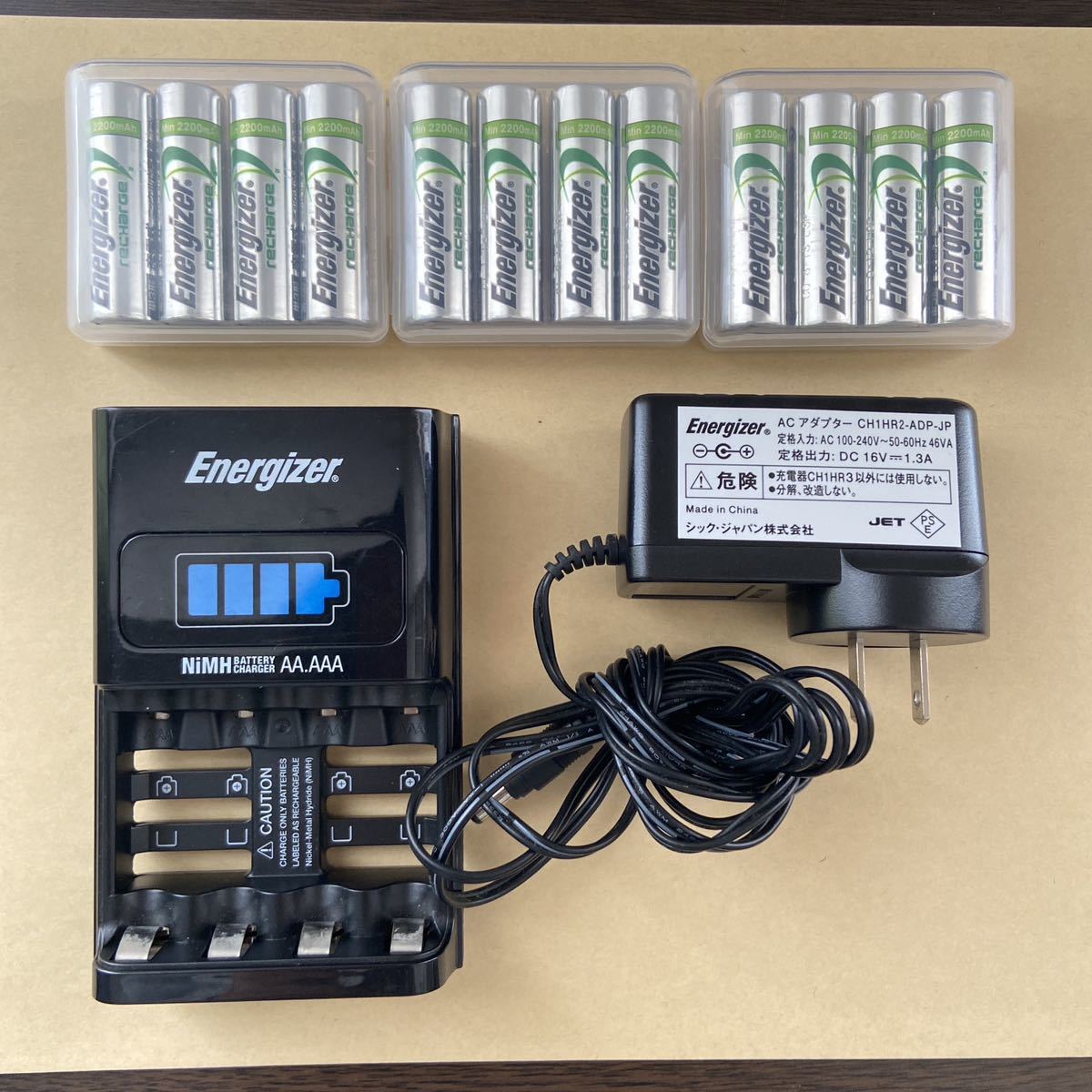 【単3充電池12本付き・入手困難】Energizer エナジャイザー 急速充電器 ニッケル水素電池 ミニ四駆 ACアダプター 国内向け ストロボ_画像1