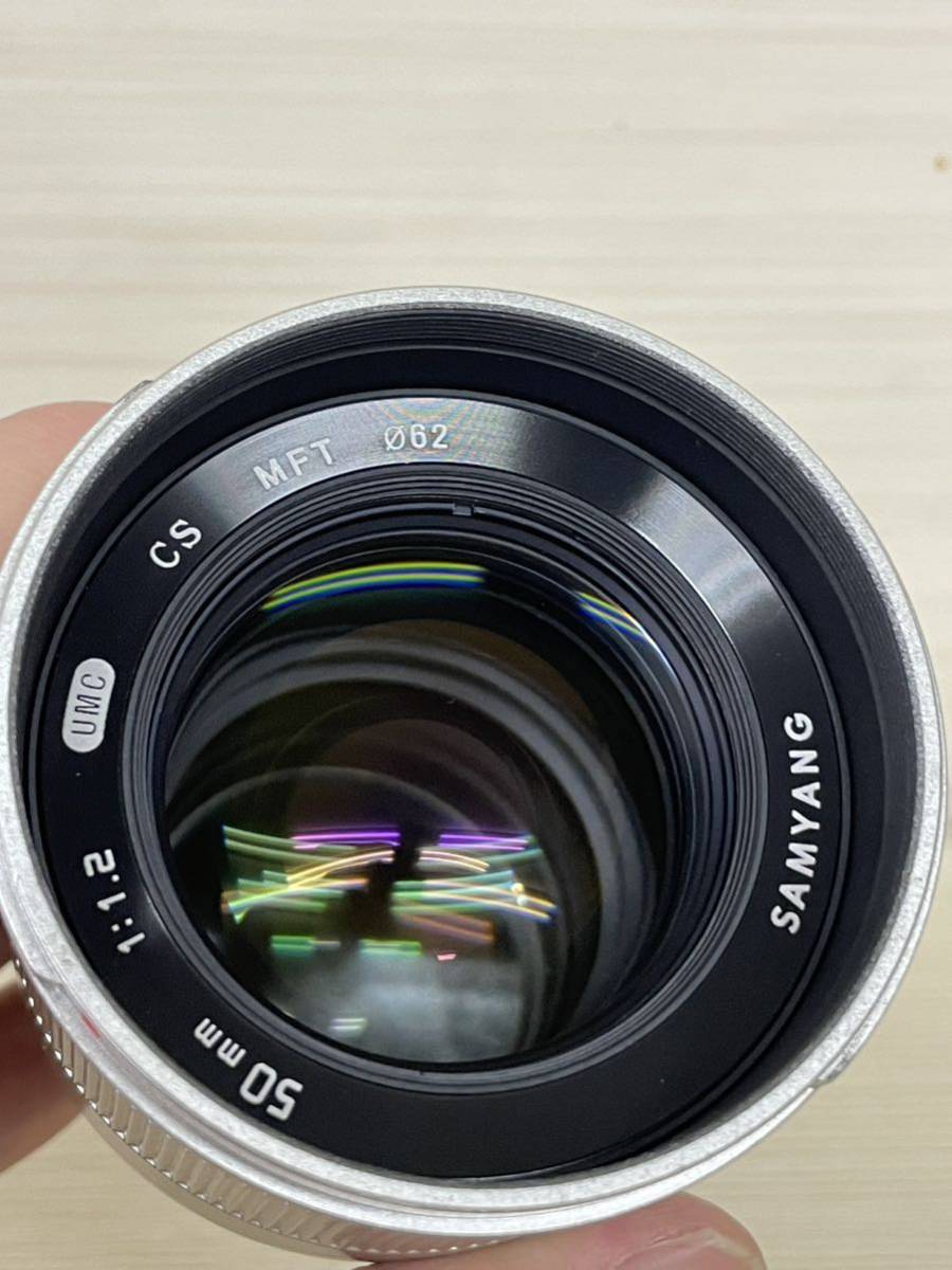 [ML8275]状態良【SAMYANG】F1.2/50mm AS UMC CS MFT シルバー　一眼レンズ_画像4