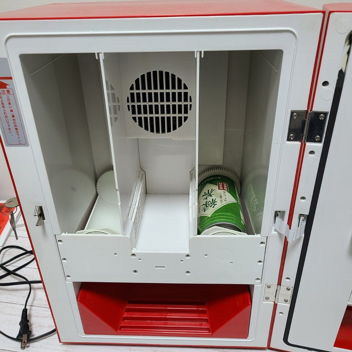 自動販売機型保冷庫　冷蔵庫　ミニ